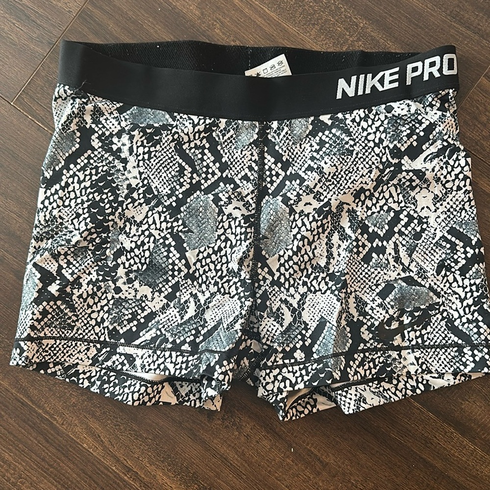 Size large Nike pro shorts. 2in. Inseam